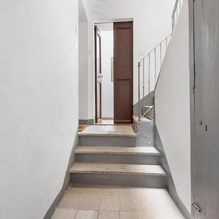 Chez Moi - *